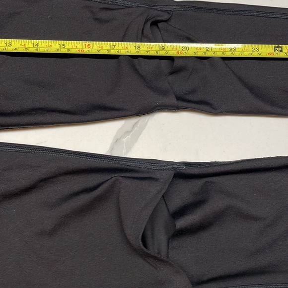 Under armor black leggings - Picture 7 of 8